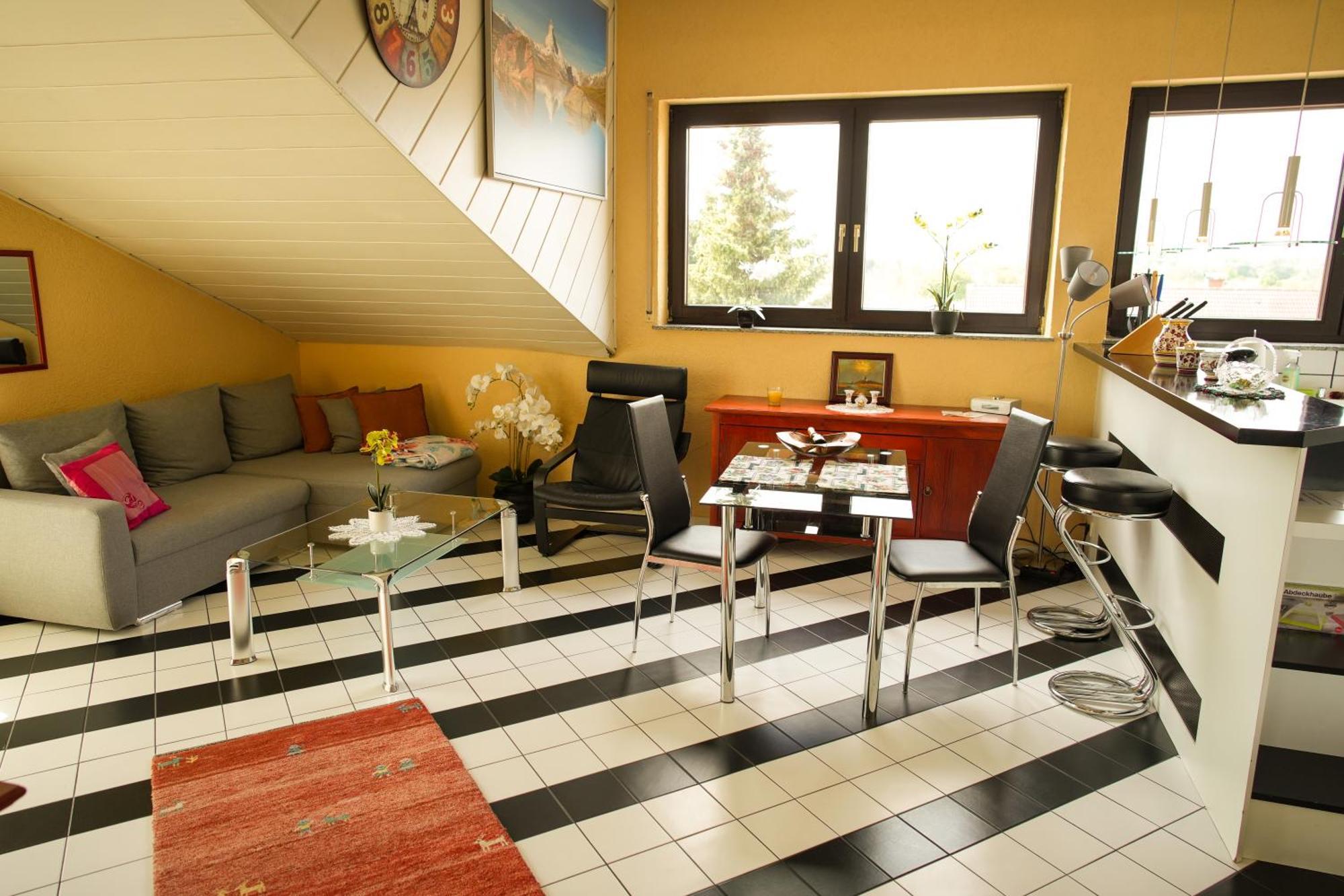 Apartment Schoenes In Der Rheinebene, Zentral Gelegen Rheinstetten